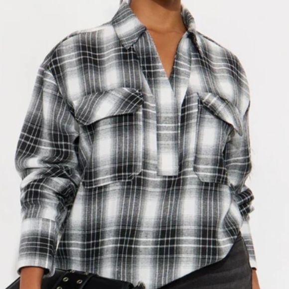 Plaid Black and White Women's Top - Picture 1 of 3